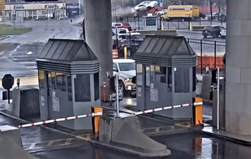 Two killed in crash at US-Canada border, officials say no sign of terrorism