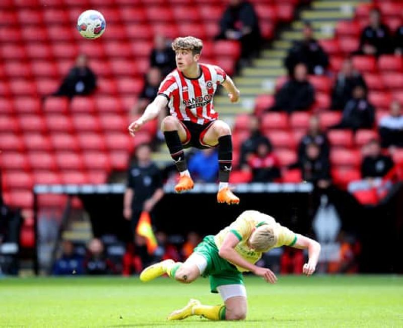 Sheffield United considering transfer options over starlet with "big future" after England recognition
